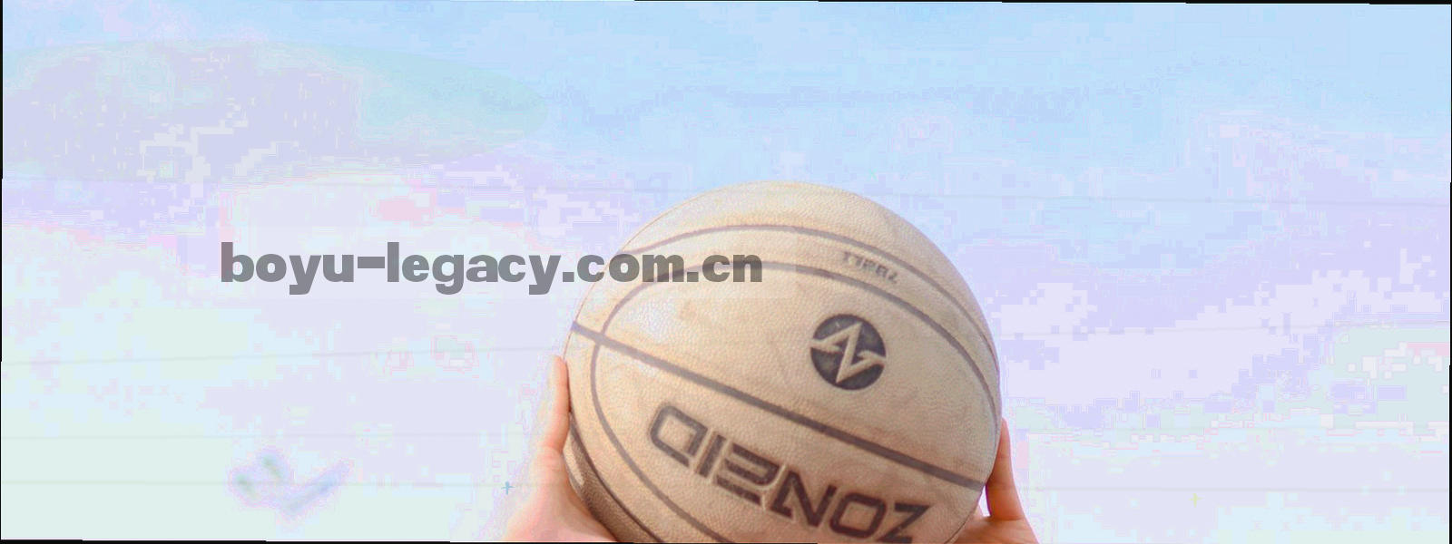 球场俯拍视角的抽象调色画面，叠加等宽数字网格与对角动势线